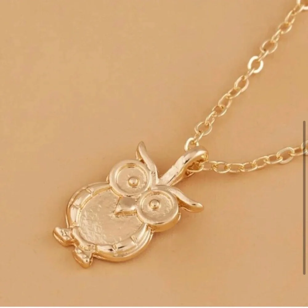 🎉LAST ONE🎉Dainty gold owl pendant necklace - Picture 3 of 3